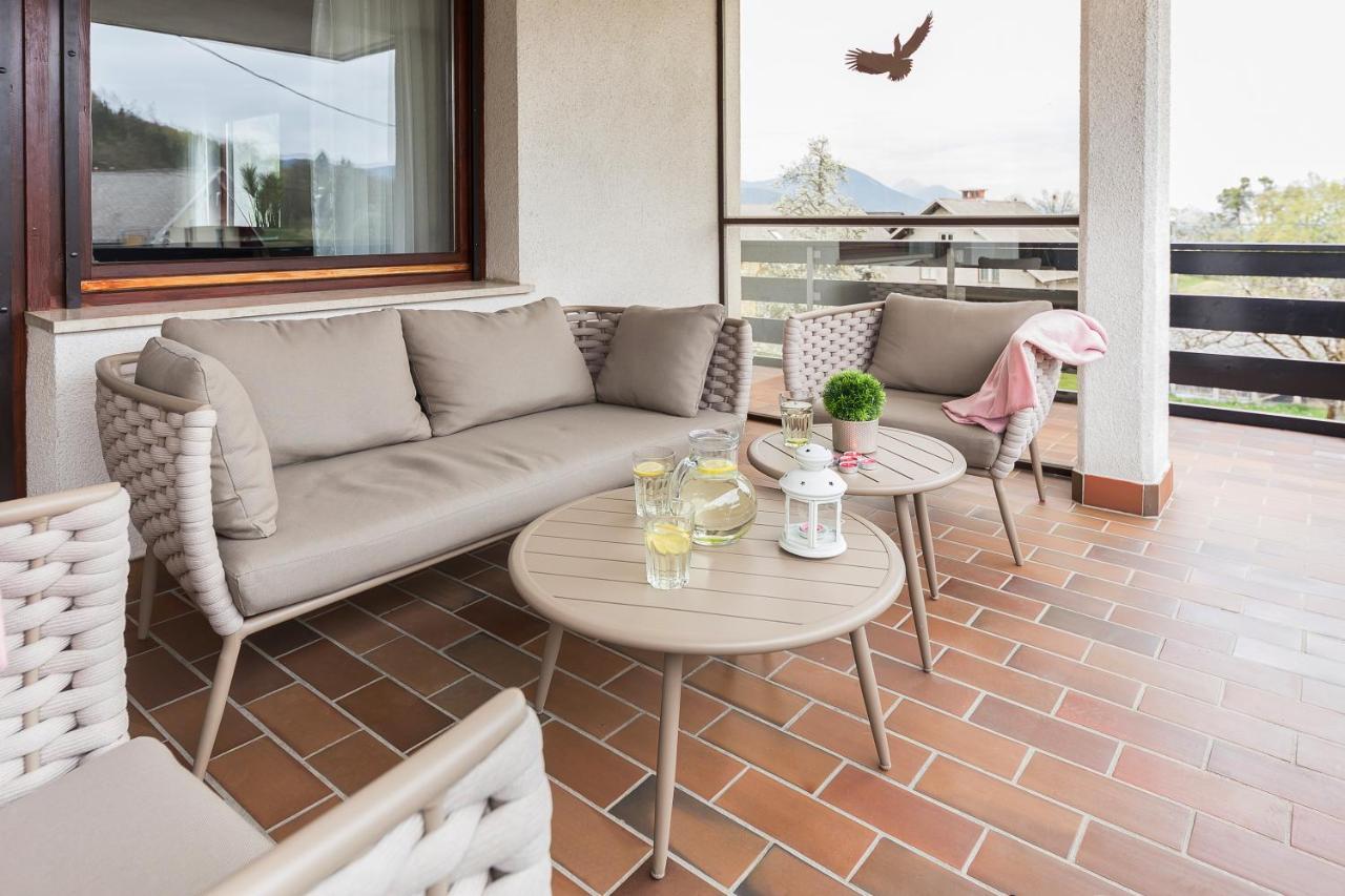 Apartment Valy - Free Bikes, Relaxing Terrace & Near Bled Kültér fotó